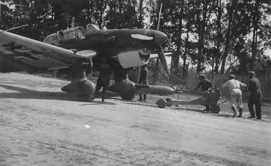 Junkers Ju 87 B Dive Bomber | World War Photos