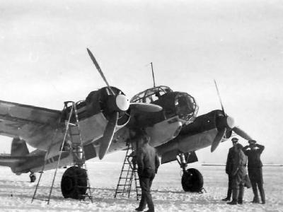 Ground crews check their Ju 88 A-0/A-1, Winter 1939