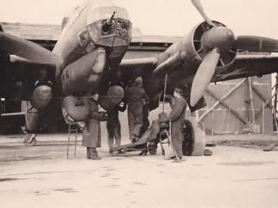 Luftwaffe mechanics servicing a Junkers Ju88 6