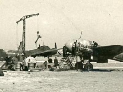 Luftwaffe mechanics servicing a Junkers Ju88 bombers