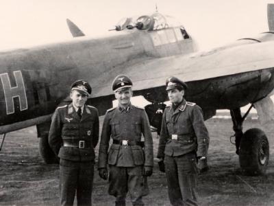 Junkers Ju88 photo with luftwaffe pilots