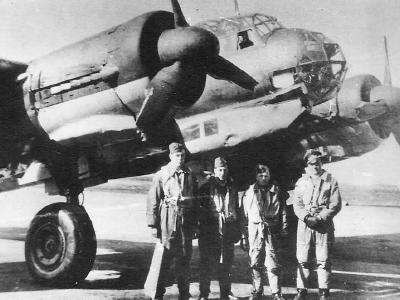 Junkers Ju 88 D-1 and crew