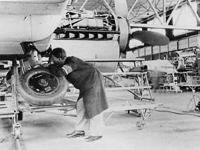 Bf 109 in Wiener Neustadter Flugzeugwerke factory 27