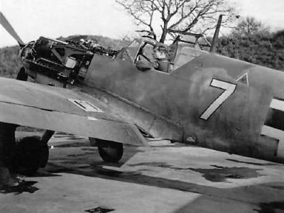 Me109 E white 7 1.JG 26 Dusseldorf 1940