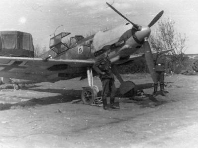 Yellow-nosed Messerschmitt Me 109 E of the JG26