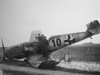 Messerschmitt Bf109E black 10