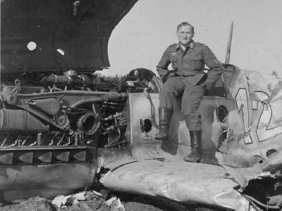 Messerschmitt Me109F white 12 wreck