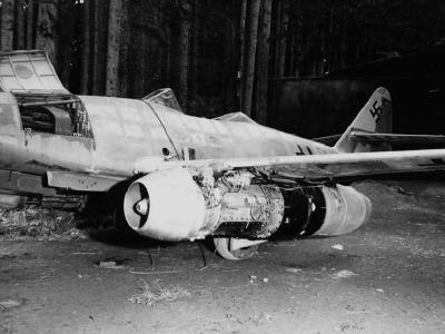 Messerschmitt Me262 wreck 1945