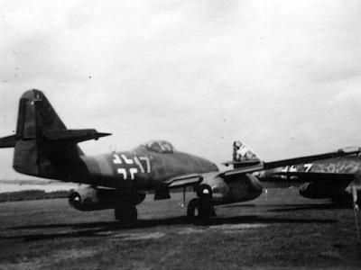 Me 262 W.Nr. 500210 yellow „17 ” and 112372 „7” Fassburg