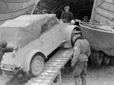 Me323 and vw kubelwagen