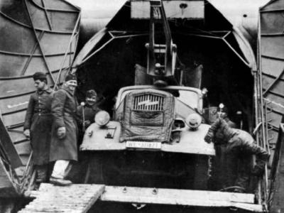 Opel Blitz crane loaded on a Me 323