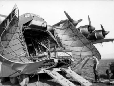 Renault UE being unloaded from a Me 323