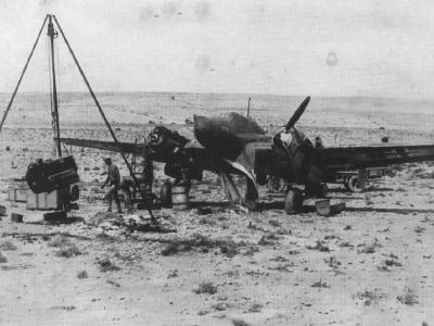 Luftwaffe mechanics servicing Messerschmitt Bf 110 Africa