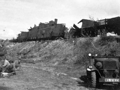 russian armored train destroyed