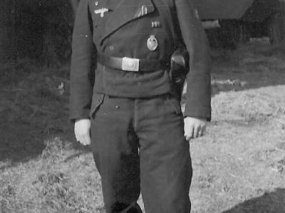 SdKfz 232 and panzerman