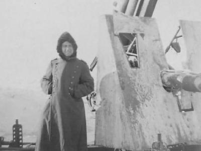 Flak 88 in anti aircraft position winter