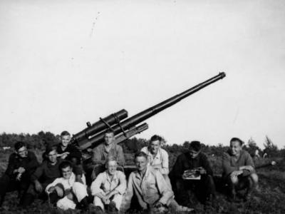 Flak 88 with crew