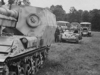 15cm sFH 13/1 (Sf) auf Geschützwagen Lorraine Schlepper(f) Sd.Kfz.135/1 4