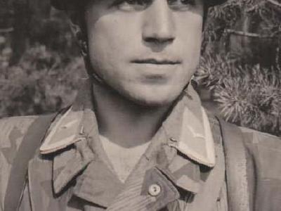Fallschirmjager WW2 Paratrooper with Helmet