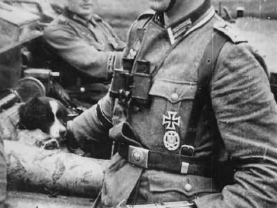 German Officer with MP38 submachine gun