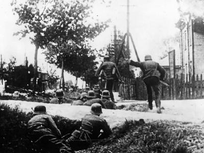 German Troops in Action During Street Fighting in Kovno 1941 Unternehmen Barbarossa