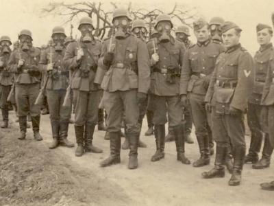 Wehrmacht Landser Gasmaske and Stahlhelm