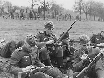 Wehrmacht Soldiers Cleaning Mauser 98k Rifles