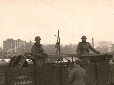 Wehrmacht Soldiers with MG34 AA Machine Gun Set Up on Railway Car