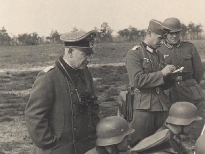 Wehrmacht soldiers 26 Granatwerfer mortar