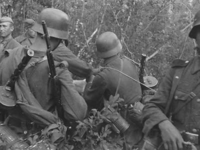 Wehrmacht soldiers with russian POW