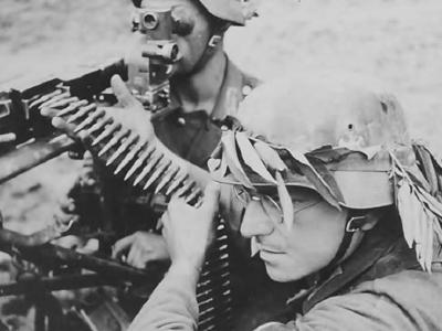 Wehrmacht troops MG 34 post with Zieloptik