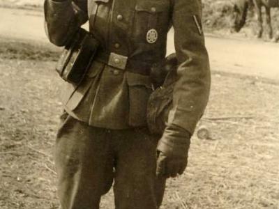Wehrmacht soldier with MG34