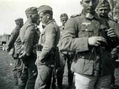 Wehrmacht soldiers 27