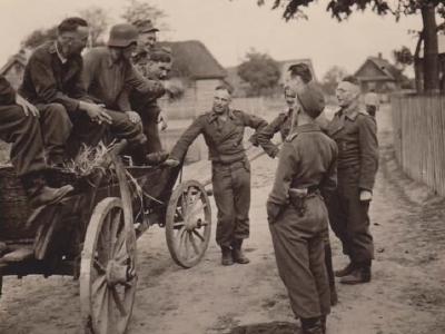 Wehrmacht troops 13
