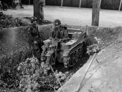 101st Airborne Troops Normandy with Kettenkrad 14 June 1944