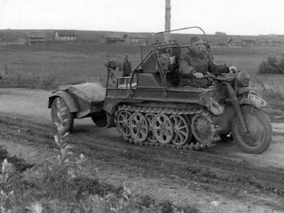 Kettenkrad with Sonderanhanger