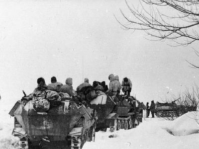 Column of SdKfz 251