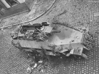 Destroyed SdKfz 251/9 Ausf D