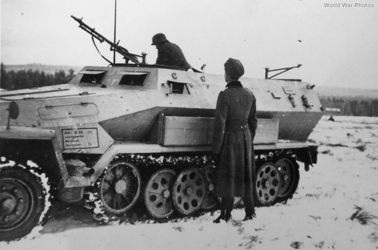 Sdkfz 251 1944 World War Photos