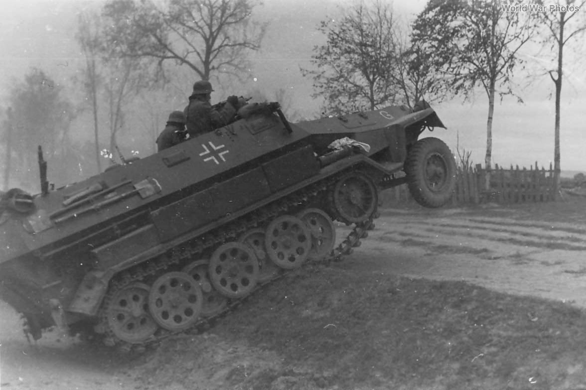 SdKfz 251 of Panzergruppe Guderian | World War Photos