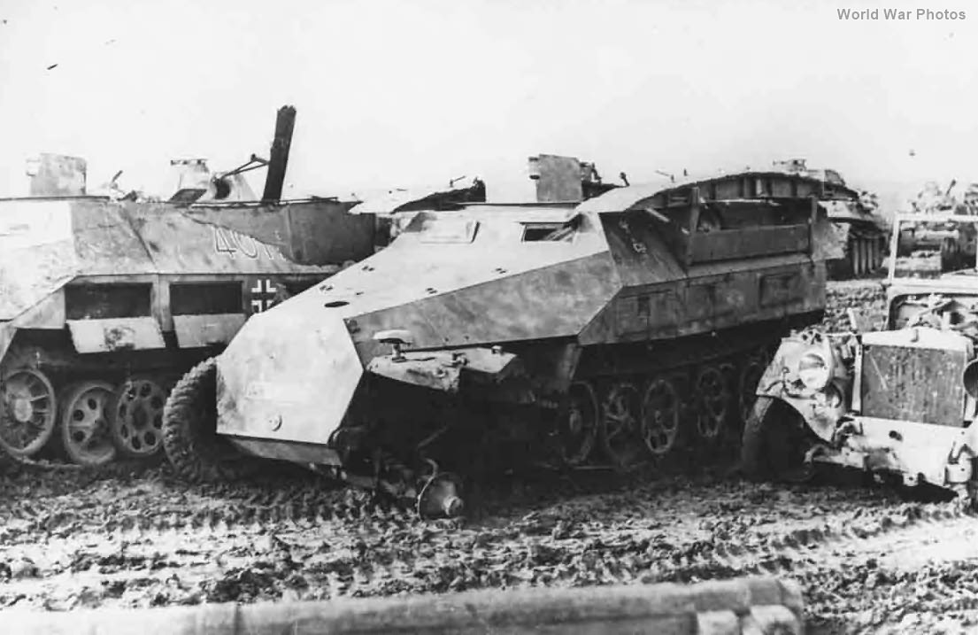 Sdkfz 251 7 Ausf D 1945 World War Photos