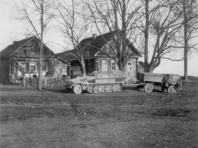 SdKfz 251 with trailer