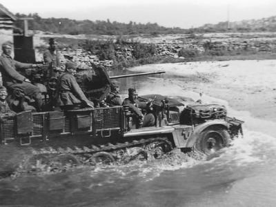 German half track SdKfz 10/4