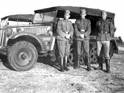 Demag D7 Sd.Kfz. 10 half-tracked prime mover