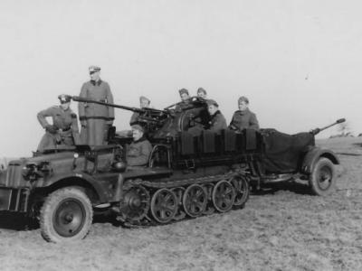 Sd.Kfz.10/4 with trailer 2