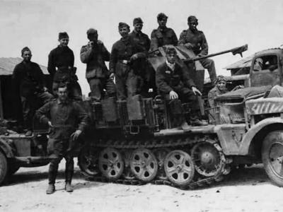 Sd.Kfz.10/4 with trailer