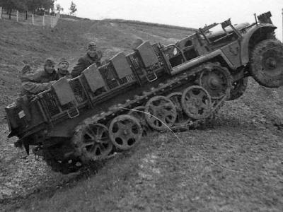 SdKfz 10/4 without Flak gun