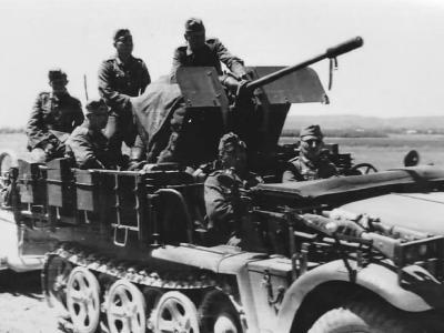 SdKfz 10/4 AA halftrack