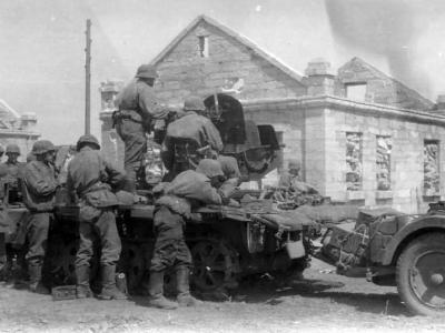 SdKfz 10/4 20mm Flak in action