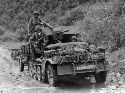 german halftrack SdKfz 10/4 WH-85910